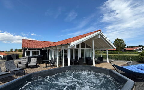 Østmar - 1.3Km from the Sea: Piscine, Loisir, Recours, Mobilier De Jardin, Ombre, Eco Hôtel, Vacances, Villa, Structure En Plein Air, Hôtel
