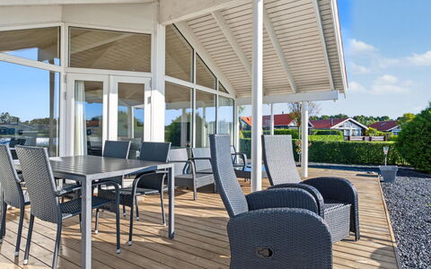 Østmar - 1.3Km from the Sea: Domicile, Maison, Toit, Chalet, Biens, Ombre, Siding, Porche, Aménagement Paysager, Villa