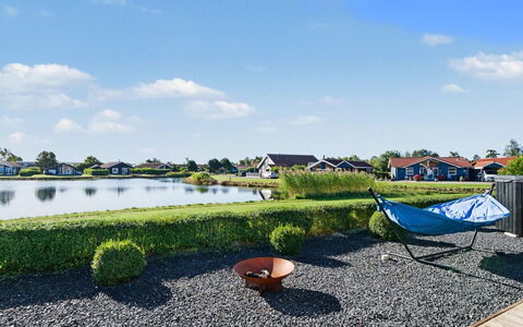 Østmar - 1.3Km from the Sea: Domicile, Maison, Toit, Chalet, Biens, Ombre, Siding, Porche, Aménagement Paysager, Villa