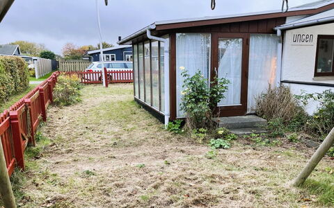 Ginger - 50M from the Sea: Toit, Maison, Domicile, Chalet, Porte, Siding, Plate-Forme, Porche, Planche, Dur