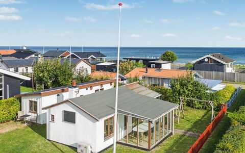 Ginger - 50M from the Sea: Chalet, Lot Terre, Cabane En Rondins, Rive, Réservoir, Cabanon, Batiments Jardin, Du Son, Des Bois