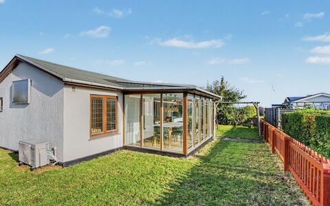 Ginger - 50M from the Sea: Chalet, Lot Terre, Cabane En Rondins, Rive, Réservoir, Cabanon, Batiments Jardin, Du Son, Des Bois
