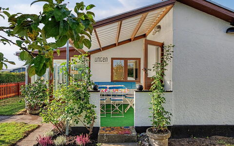 Ginger - 50M from the Sea: Chalet, Lot Terre, Cabane En Rondins, Rive, Réservoir, Cabanon, Batiments Jardin, Du Son, Des Bois
