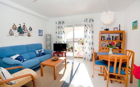 Calpe Calp 971: Salon, Pièce, Meubles, Propriété, Design Intérieur, Bleu, Bâtiment, Table, Maison, Jaune