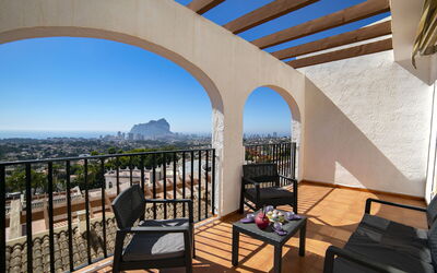 Calpe Calp 971: L'Eau, Plante, Bâtiment, Ciel, Jour, Propriété, Bleu, Bleu Azur, Piscine, Skyscraper