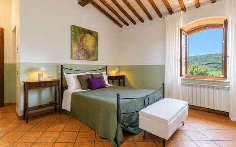 Podere Peteglia: Design Intérieur, Meubles, Plafond, Sol, Pièce, Chambre, Cadre De Lit, Lit, Literie, Linge