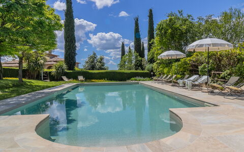 Podere Peteglia: Piscine, Jardin, Caractéristique De L'Eau, Ombre, Recours, Aménagement Paysager, Eco Hôtel, Conception, Mobilier De Jardin, À Feuilles Persistantes