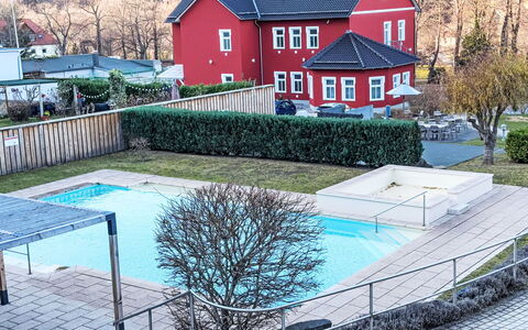 Thale 700: Piscine, Composite, Loisir, Recours, Jardin, Caractéristique De L'Eau, Aménagement Paysager, Biens, Cour, Arrière-Cour
