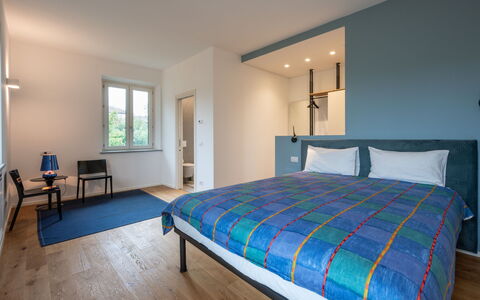 Cuadrat: Design Intérieur, Meubles, Chambre, Mur, Lit, Sol, Plafond, Sol, Bois, Drap De Lit