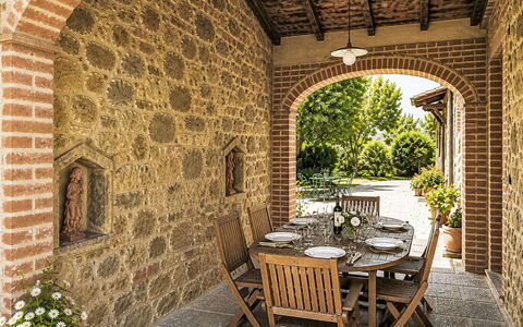 Il Cottage Roccaio: Mur, Brique, Meubles, Cambre, Brickwork, Chaise, Table Cuisine Et Salle A Manger, Mur De Pierre, Pot De Fleur, Jardin