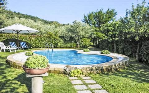 Il Cottage Roccaio: Piscine, Jardin, Mobilier De Jardin, Recours, Loisir, Ombre, Pelouse, Arrière-Cour, Aménagement Paysager, Eco Hôtel