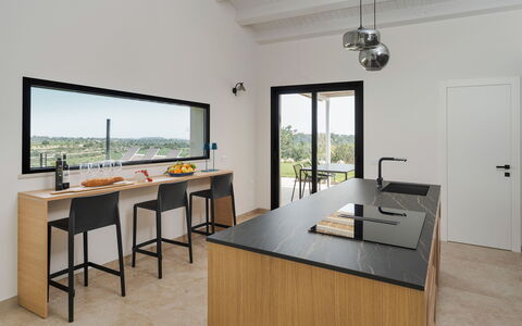 Villa Netina: Cuisine, Meubles, Comptoir, Design Intérieur, Sol, Table Cuisine Et Salle A Manger, Table, Appareil De Cuisine, Sol, Chaise