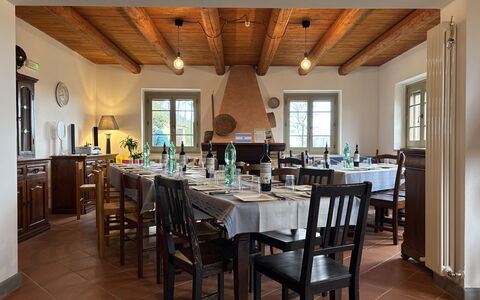 La Casa nel Bosco: Meubles, Table, Chaise, Design Intérieur, Bois, Sol, Plafond, Table Cuisine Et Salle A Manger, Salle À Manger, Éclairage