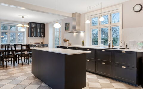 Edla - 5Km from the Sea: Design Intérieur, Sol, Cuisine, Cabinetry, Comptoir, Luminaire, Sol, Domicile, Plafond, Appareil De Cuisine