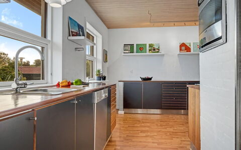Talida - 500M from the Sea: Cuisine, Appareil De Cuisine, Sol, Design Intérieur, Comptoir, Principaux Appliance, Bois, Cabinetry, Plafond, Électroménager