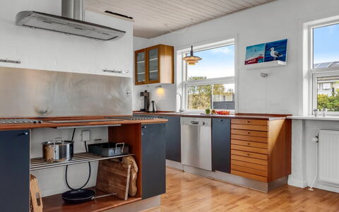 Talida - 500M from the Sea: Sol, Cuisine, Appareil De Cuisine, Bois, Principaux Appliance, Sol, Design Intérieur, Comptoir, Cabinetry, Électroménager