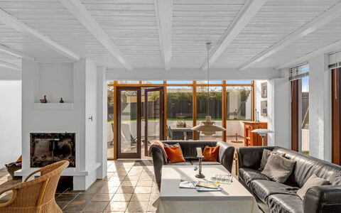 Talida - 500M from the Sea: Meubles, Bois, Design Intérieur, Sol, Sol, Chaise, Pièce, Plafond, Salon, Appartement