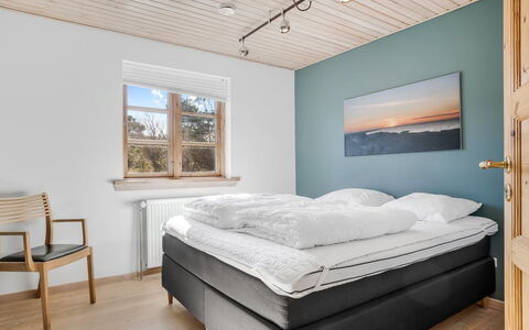 Uolevi - 1.1Km from the Sea: Chambre, Lit, Bois, Drap De Lit, Design Intérieur, Literie, Sol, Sol, Cadre De Lit, Plafond