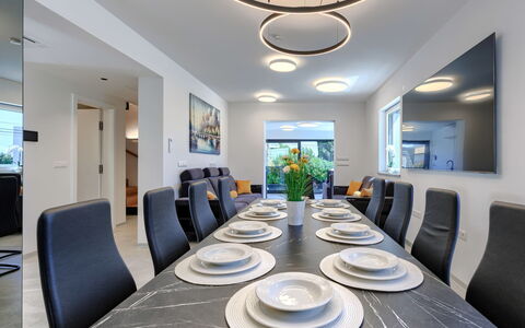 Ventus: Design Intérieur, Plafond, Éclairage, Meubles, Table Cuisine Et Salle A Manger, Luminaire, Salle À Manger, Verre, Chaise