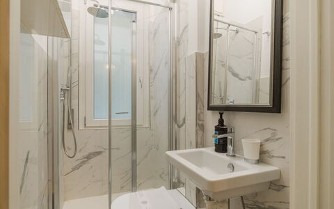 Sea Escape: Design Intérieur, Sol, Sol, Luminaire Plomberie, Salle De Bains, Domicile, Évier, Plomberie, Miroir, Pièce
