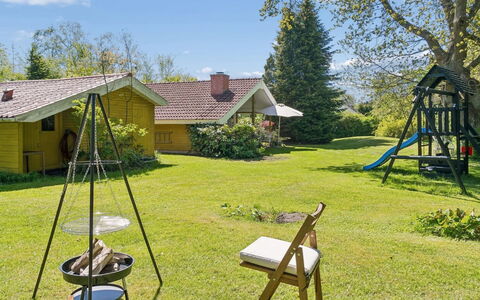 Holmfridur - 1.1Km from the Sea: Meubles, Bois, Design Intérieur, Sol, Sol, Chaise, Pièce, Plafond, Salon, Appartement
