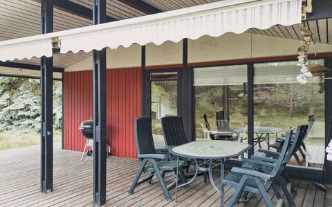 Sarita - 200M from the Sea: Store, Ombre, Porche, Structure En Plein Air, Tache De Bois, Plate-Forme, Canopée, Pergola, Conception, Chaise