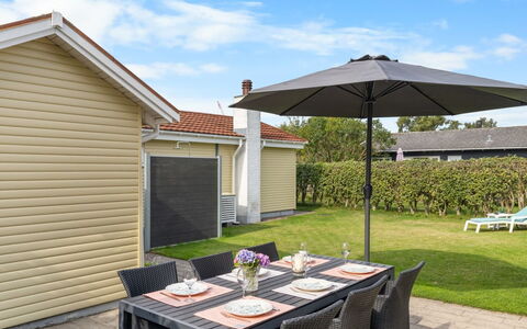 Lenya - 60M from the Sea: Bleu, Chalet, Maison, Domicile, Ferme, Biens, Siding