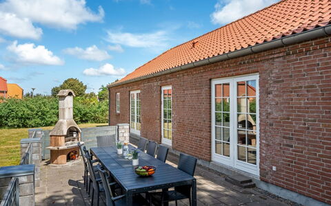 Sod - 3.2Km from the Sea: Meubles, Bois, Design Intérieur, Sol, Sol, Chaise, Pièce, Plafond, Salon, Appartement
