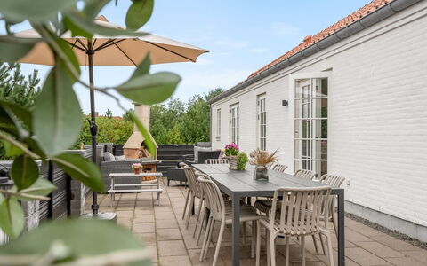 Marjatta - 3.2Km from the Sea: Meubles, Bois, Design Intérieur, Sol, Sol, Chaise, Pièce, Plafond, Salon, Appartement