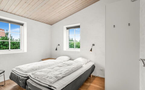 Marjatta - 3.2Km from the Sea: Mur, Bois, Domicile, Maison, Chalet, Plafond, Chambre, Lit, Dur, Cadre De Lit