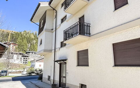 Cacciatori: Fenêtre, Zone Résidentielle, Quartier, Appartement, Domicile, Établissements Humains, Fenêtre À Guillotine, Balcon, Condominium, Daylighting