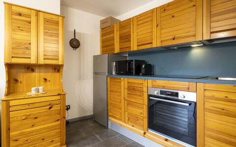 Cacciatori: Cabinetry, Bois, Sol, Comptoir, Tiroir, Cuisine, Design Intérieur, Meubles, Placard, Sol