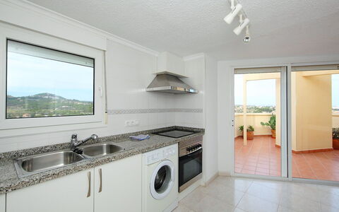 Calpe Calp 390: Propriété, Pièce, Meubles, Cuisine, Immobilier, Bâtiment, Comptoir, Maison, Sol, Cabinetry
