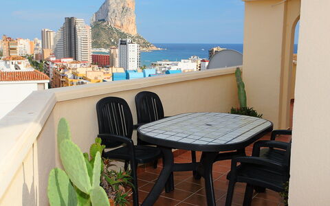 Calpe Calp 390: Propriété, Pièce, Immobilier, Balcon, Bâtiment, Table, Appartement, Meubles, Maison, Condominium