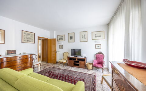 Mestrina Apartment: Design Intérieur, Sol, Sol, Meubles, Pièce, Plafond, Canapé, Salon, Appartement, Cadre