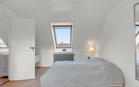 Noreen - 500M from the Sea: Design Intérieur, Sol, Chambre, Sol, Mur, Bois, Plafond, Lit, Meubles, Parquet