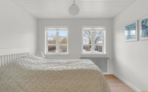 Noreen - 500M from the Sea: Design Intérieur, Chambre, Bois, Sol, Plafond, Sol, Lit, Literie, Drap De Lit, Cadre De Lit