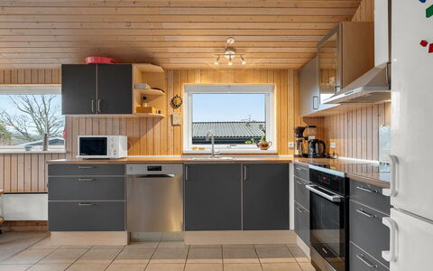 Filisha - 200M from the Sea: Cuisine, Appareil De Cuisine, Comptoir, Bois, Principaux Appliance, Cabinetry, Sol, Design Intérieur, Plafond, Meubles