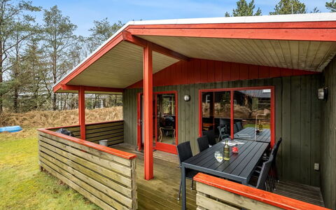 Samine - 1.2Km from the Sea: Domicile, Toit, Maison, Porte, Chalet, Ombre, Jardin, Couverture De Sol, Porche, Cour
