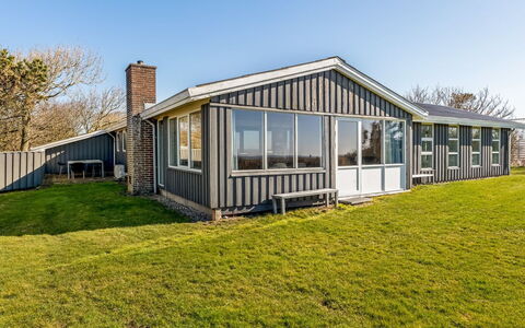 Galmand - 75M to the Fjord: Herbe, Domicile, Maison, Toit, Siding, Chalet, Plaine, Porche, Lot Terre, Ferme