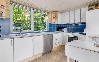Ellanora - 50M from the Sea