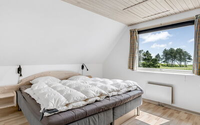 Ellanora - 50M from the Sea