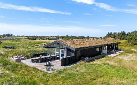 Virpi - 1.1Km from the Sea: Meubles, Bois, Design Intérieur, Sol, Sol, Chaise, Pièce, Plafond, Salon, Appartement