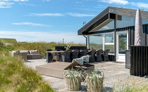 Virpi - 1.1Km from the Sea: Meubles, Bois, Design Intérieur, Sol, Sol, Chaise, Pièce, Plafond, Salon, Appartement