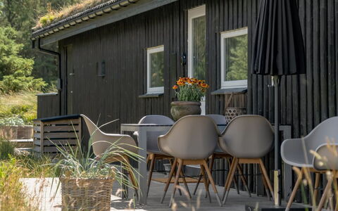 Virpi - 1.1Km from the Sea: Meubles, Bois, Design Intérieur, Sol, Sol, Chaise, Pièce, Plafond, Salon, Appartement