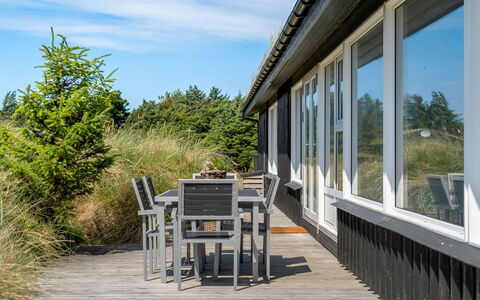 Virpi - 1.1Km from the Sea: Meubles, Bois, Design Intérieur, Sol, Sol, Chaise, Pièce, Plafond, Salon, Appartement
