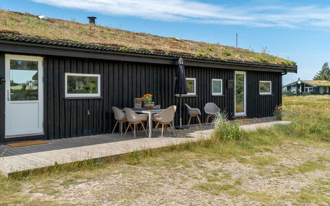 Virpi - 1.1Km from the Sea: Meubles, Bois, Design Intérieur, Sol, Sol, Chaise, Pièce, Plafond, Salon, Appartement
