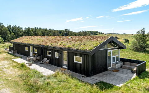 Virpi - 1.1Km from the Sea: Meubles, Bois, Design Intérieur, Sol, Sol, Chaise, Pièce, Plafond, Salon, Appartement