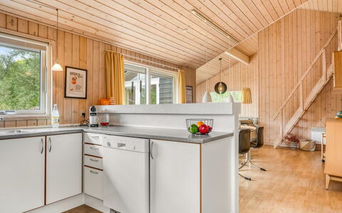 Alisa - 1.9Km from the Sea: Cuisine, Bois, Sol, Design Intérieur, Plafond, Comptoir, Sol, Appareil De Cuisine, Principaux Appliance, Meubles