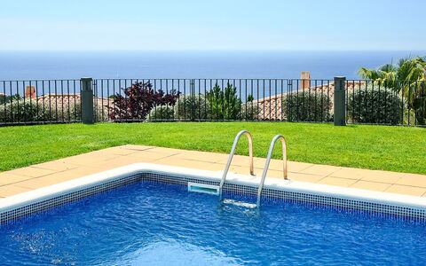 Tiana: Bleu, Piscine, Recours, Composite, Eco Hôtel, Loisir, Ombre, Aménagement Paysager, Mobilier De Jardin, Clôture